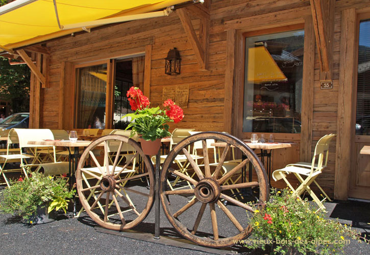 façade rénové en vieux bois